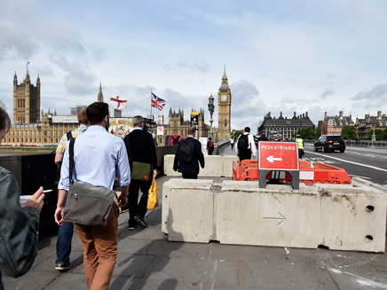 בטונדות בלונדון לאחר הפיגוע בווסטמינסטר (צילום: רויטרס)