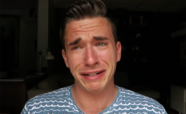 ויני בוכה (צילום: מתוך יוטיוב)