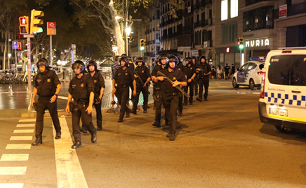זירת הפיגוע בברצלונה (צילום: רויטרס)