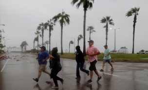 אנשים בורחים, הוריקן הארווי ארה"ב (צילום: חדשות 2)