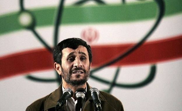 נשיא איראן מחמוד אחמדינג'אד (צילום: Hasan Sarbakhshian/AP)
