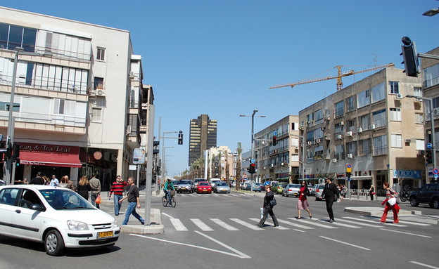 רחוב אבן גבירול בתל אביב (צילום: miguelten, flickr)