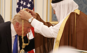 נשיא ארה"ב דונלד טראמפ ומלך סעודיה סלמאן בן עבד אל-עזיז (צילום: ap)