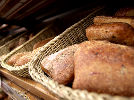 האם מחירי הלחם המלא יצנחו? (צילום: חדשות 2)