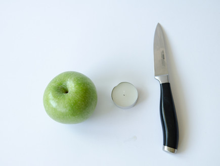 015--מה-שצריך-לנר-בתפוח (צילום: נועה קליין)