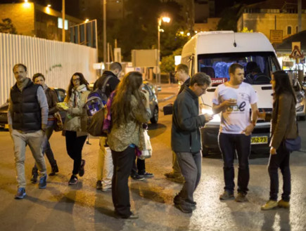 הסעות שיתופיות של שבוס בירושלים, בשבת (צילום: אוליבייה פיטוסי, TheMarker)