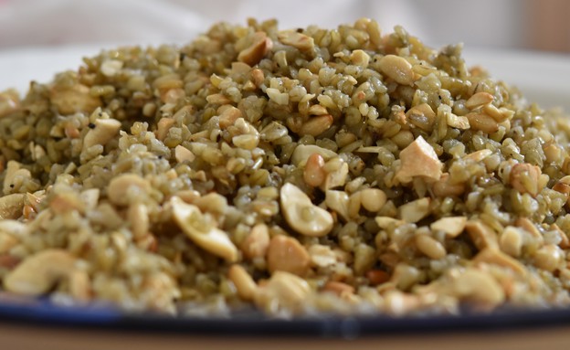 פריקי עם צנוברים וקשיו פריקי עם צנוברים וקשיו