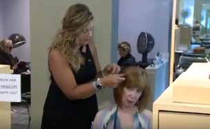 מעצבת שיער גילתה מלנומה (צילום: Youtube/AWM)