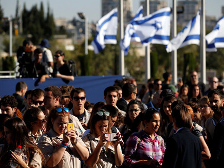 8.7 מיליון ישראלים (צילום: רויטרס)