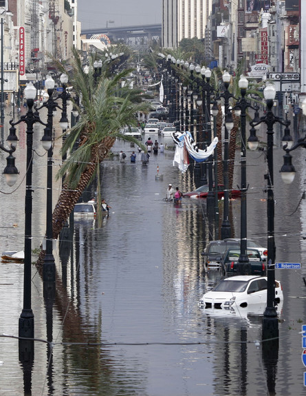קאנאל סטריט בניו אורלינס לאחר הוריקן קתרינה (צילום: GettyImages Chris Graythen)