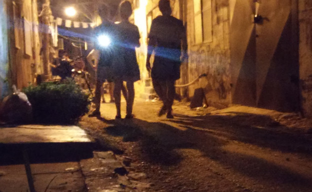 מחפשים גראס ברחובות תל אביב (צילום: רחלי רוטנר, NEXTER)