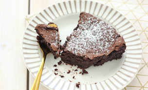 עוגת שוקולד קטיפתית ומהירה (צילום: ענבל לביא)