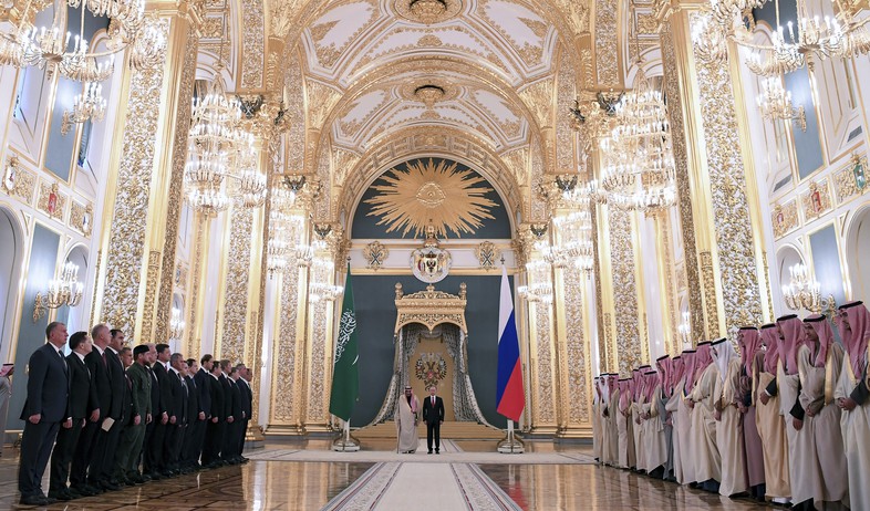 המלך סלמאן וולדימיר פוטין במהלך ביקור המלך הסעודי במוסקבה (צילום: ap)