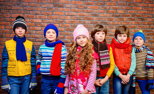 ילדים בבגדי חורף (אילוסטרציה: By Dafna A.meron, shutterstock)