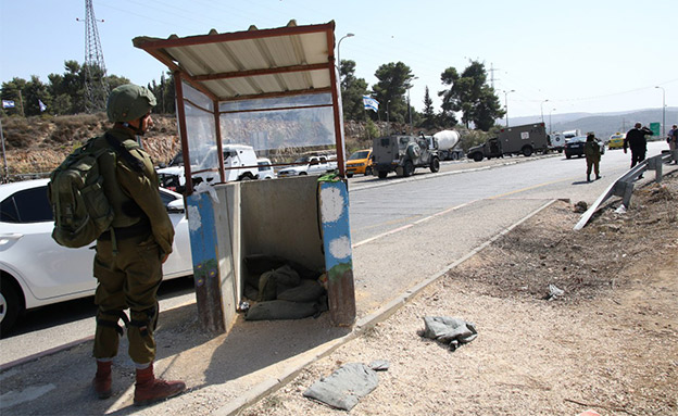 זירת ניסיון הפיגוע, היום (צילום: יוסף מזרחי / TPS)