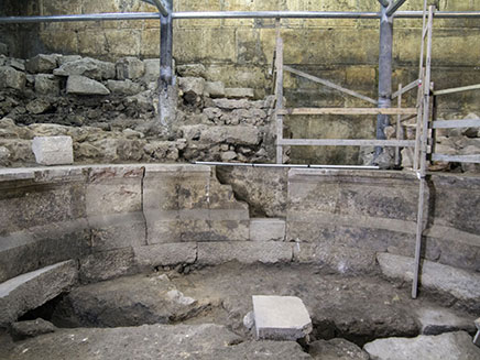 התיאטרון הרומי העתיק שהתגלה במנהרות הכותל (צילום: יניב ברמן, באדיבות רשות העתיקות‎)