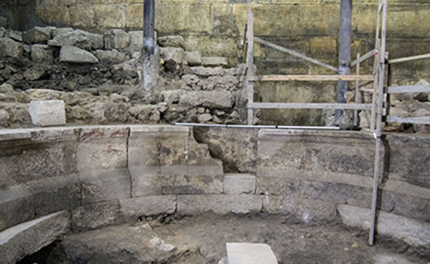 התיאטרון הרומי העתיק שהתגלה במנהרות הכותל (צילום: יניב ברמן, באדיבות רשות העתיקות‎)