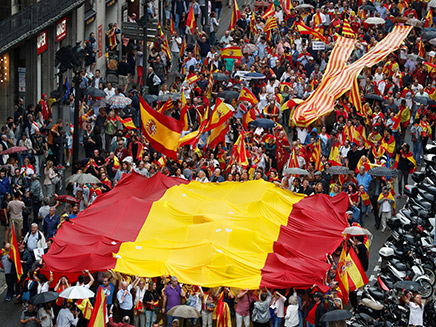 הפגנה בעד עצמאות קטלוניה (צילום: רויטרס)