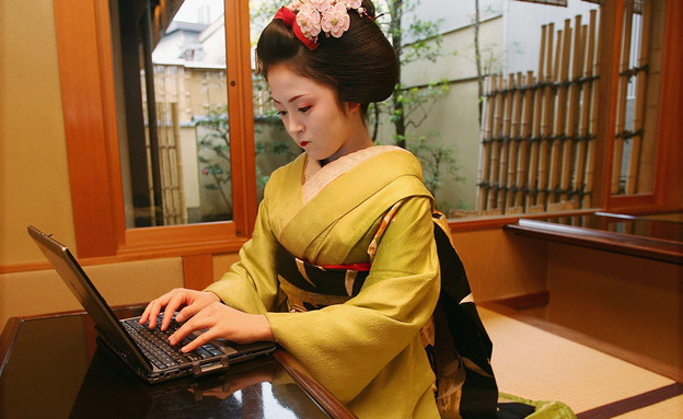 גיישה ביפן כותבת בלוג (צילום: יחסי ציבור, GettyImages)
