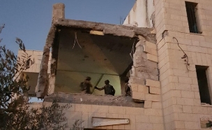 בית המחבל בבית סוריכ, אחרי הפיצוץ (צילום: חדשות 2)