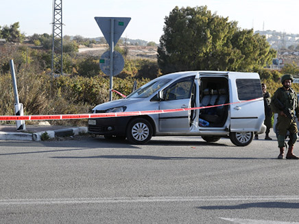 הרכב ששימש את המחבל לביצוע הפיגוע (צילום: יוסף מזרחי/TPS)