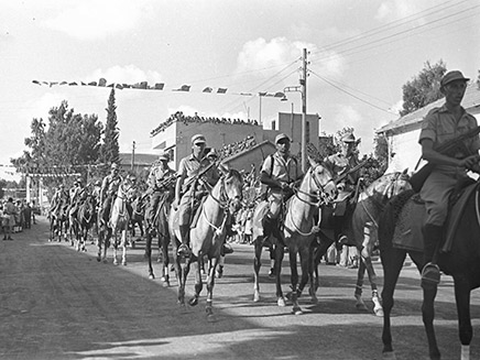מצעד חטיבת גבעתי, 1948 (צילום: צ'סניק פרד, באדיבות באדיבות ארכיון צה