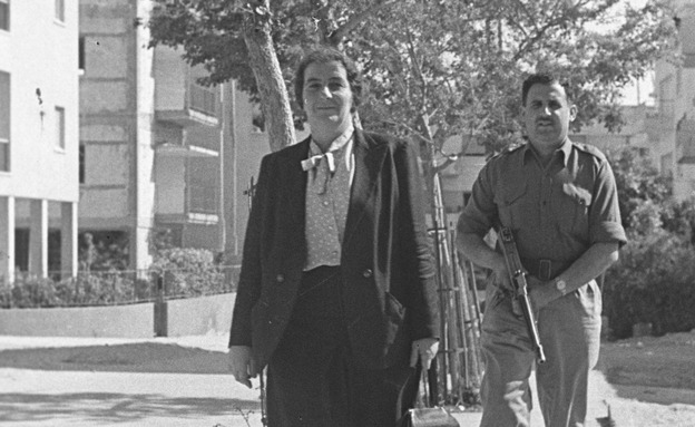 ניהלה את הישיבה. מאיר ושומר חמוש ב-1948 (צילום: צ'סניק פרד, באדיבות ארכיון צה"ל במשרד הביטחון)