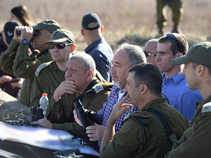 שר הביטחון בסיור בצפון (צילום: אריאל חרמוני, משרד הביטחון)