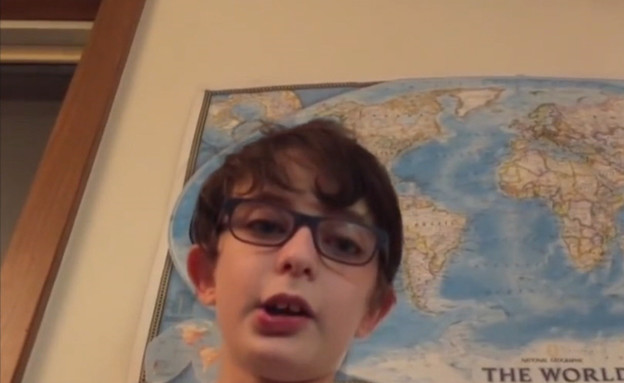 מרגש: בן 9 מסביר לחבריו שהוא אוטיסט (צילום: מתוך "חדשות הבוקר" , קשת12)