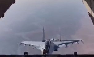 טייס קרב הרוסי בתמרון מטורף (צילום: צילום מסך מתוך youtube)
