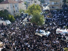 מאות אלפים בלווית הרב עובדיה (צילום: כיכר השבת)