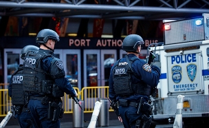 שוטרים בזירת הפיגוע בניו יורק (צילום: רויטרס)
