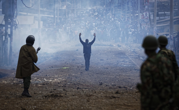 מהומות בבחירות בקניה 10.8 (צילום: Ben Curtis, ap)
