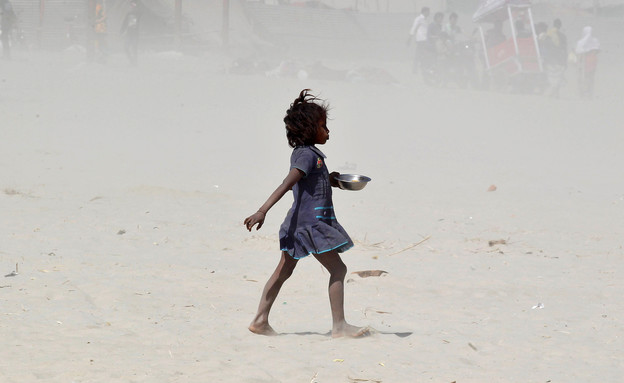 ילדה בהודו (צילום: רויטרס)