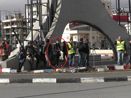 המחבל הסתתר בין העיתונאים - ואז התנפל ודקר (צילום: דוברות המשטרה)