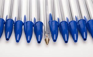 עטים כדוריים (צילום: שאטרסטוק)