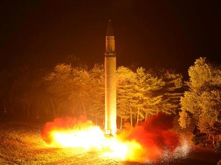 שיגור טיל בליסטי של צ' קוריאה, ארכיון (צילום: רויטרס)