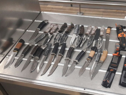 כלי נשק שנתפסו השנה על ידי המוכסים במסלול הירוק כלי נשק שנתפסו השנה על ידי המוכסים במסלול הירוק