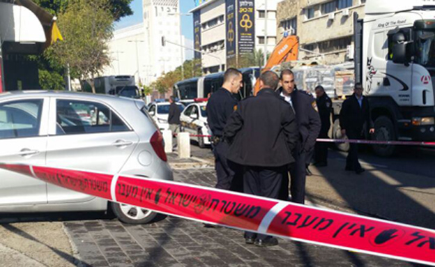 זירת רצח בחיפה, ארכיון (צילום: שמעון אדרי ורפאל ביטון)