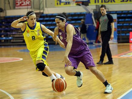 צעירי מול דורון (אודי ציטיאט, מנהלת ליגת העל לנשים בכדורסל) (צילום: ספורט 5)