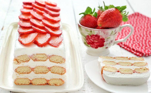 עוגת תותים ללא אפייה (צילום: ענבל לביא, mako אוכל)