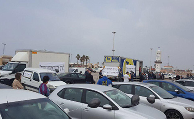 הפגנה נגד סגירת עסקים בשבת באשדוד (צילום: חדשות 2)