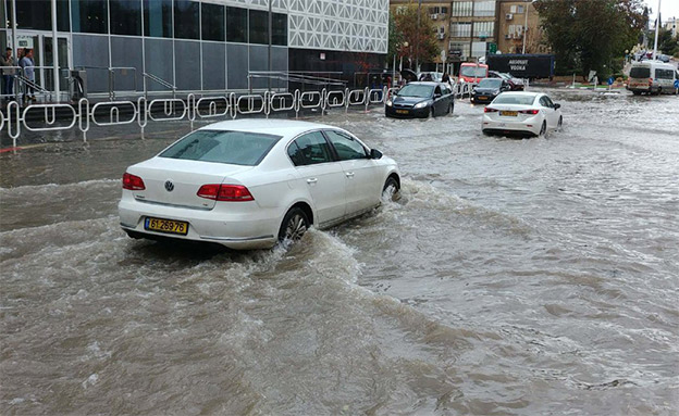 כך תכינו את רכבכם לסערה הקרובה, נהריה (צילום: מייק דמיט)