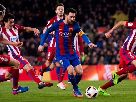 ליונל מסי במשחק של ברצלונה נגד אתלטיקו מדריד (צילום: Alex Caparros, Getty images)