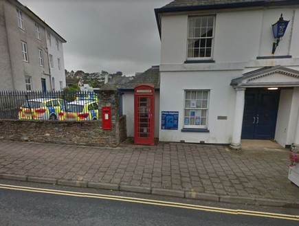 תא הטלפון ברחוב Fore (צילום: Google Maps)