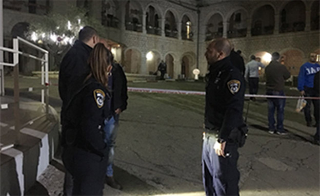 זירת האירוע, הערב