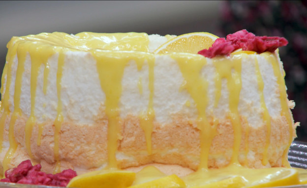 עוגת "אוכל מלאכים" עם רוטב לימון (צילום: מתוך "בייק אוף ישראל", שידורי קשת)