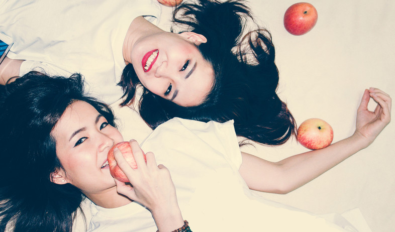 במיטה עם תפוחים (צילום: shutterstock)