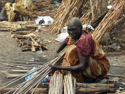 אישה בדרום סודן (צילום: אמנסטי אינטרנשיונל)