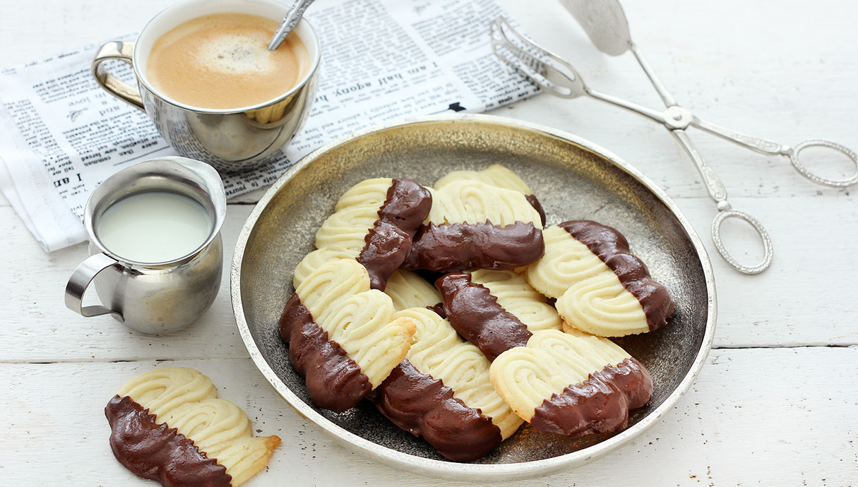 עוגיות שפריץ חמאה ושוקולד (צילום: ענבל לביא, mako אוכל)